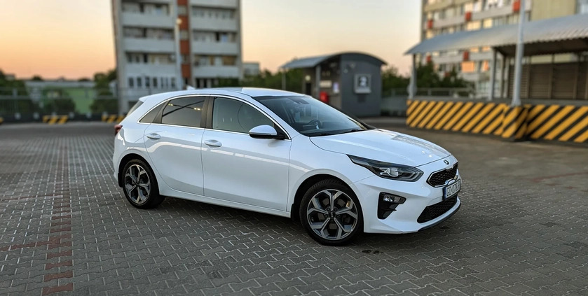 Kia Ceed cena 72999 przebieg: 71000, rok produkcji 2019 z Szczecin małe 121